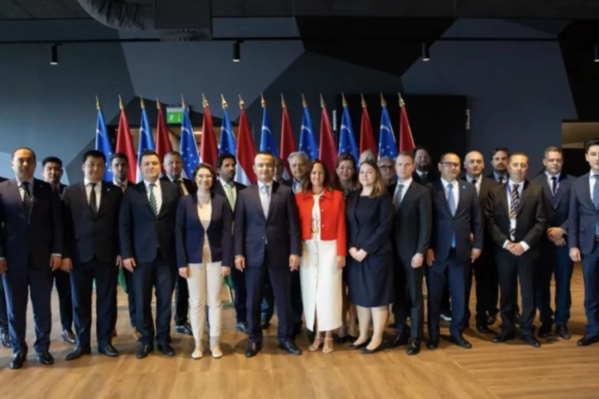 Roundtable Discussion Held with Business Communities of Hungary and Uzbekistan
