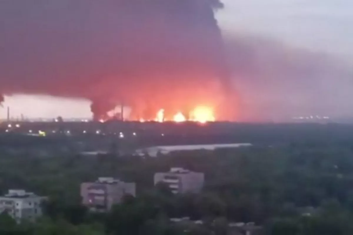 Russia Faces Refinery Disruptions After Ukrainian Attacks