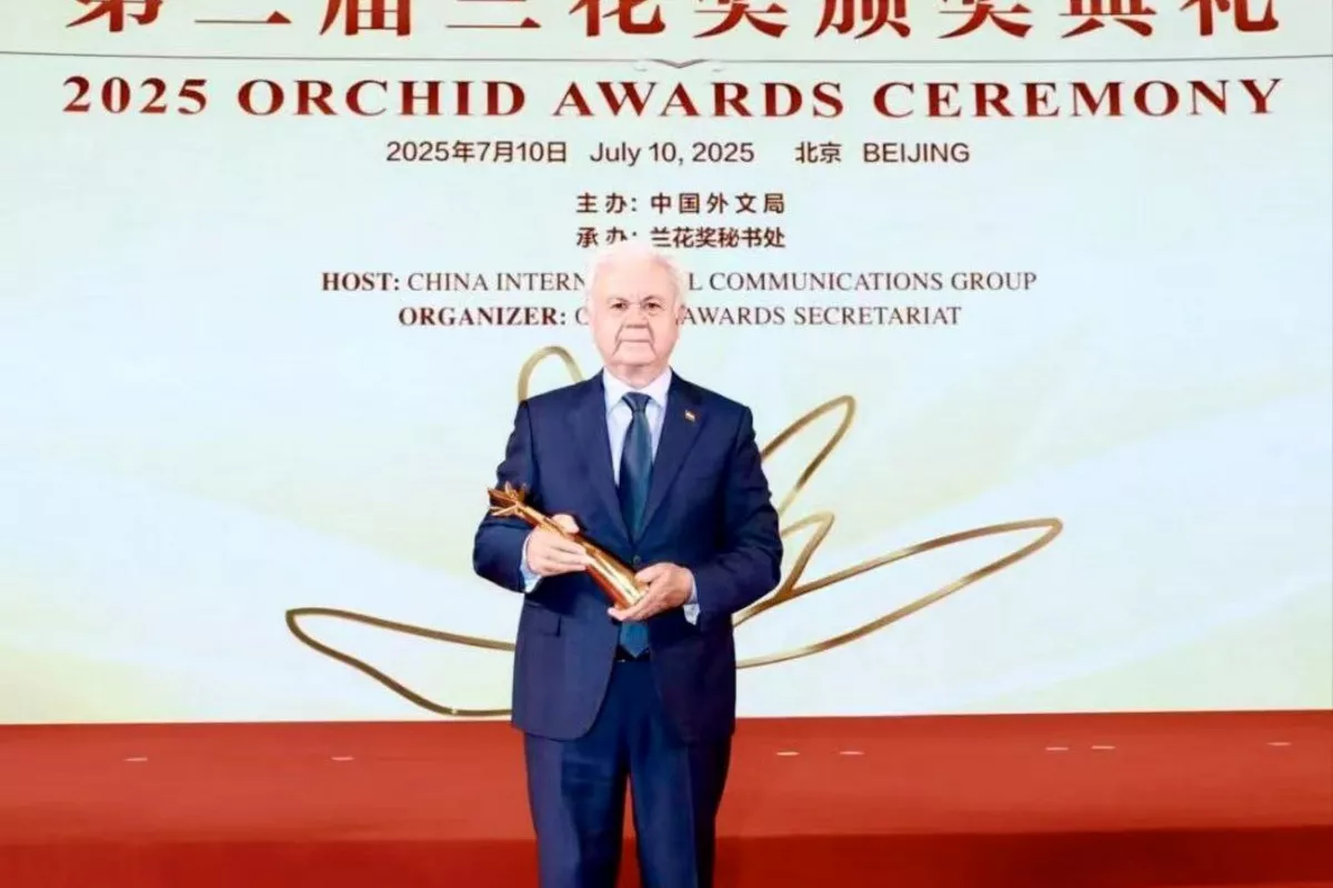 Tajik Scholar Receives International Orchid Award for Promoting Global Dialogue