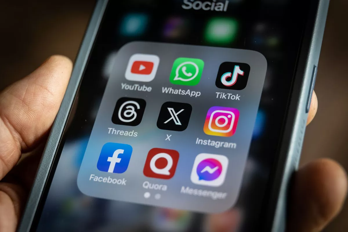 Russia Blocks WhatsApp, YouTube, Instagram and Facebook Access