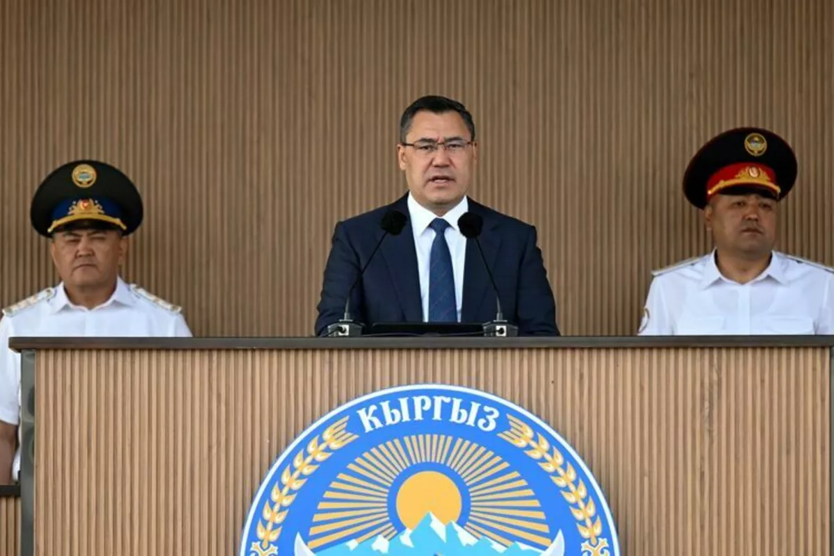 Kyrgyzstan's President Inaugurates New Military Unit Building in Bishkek