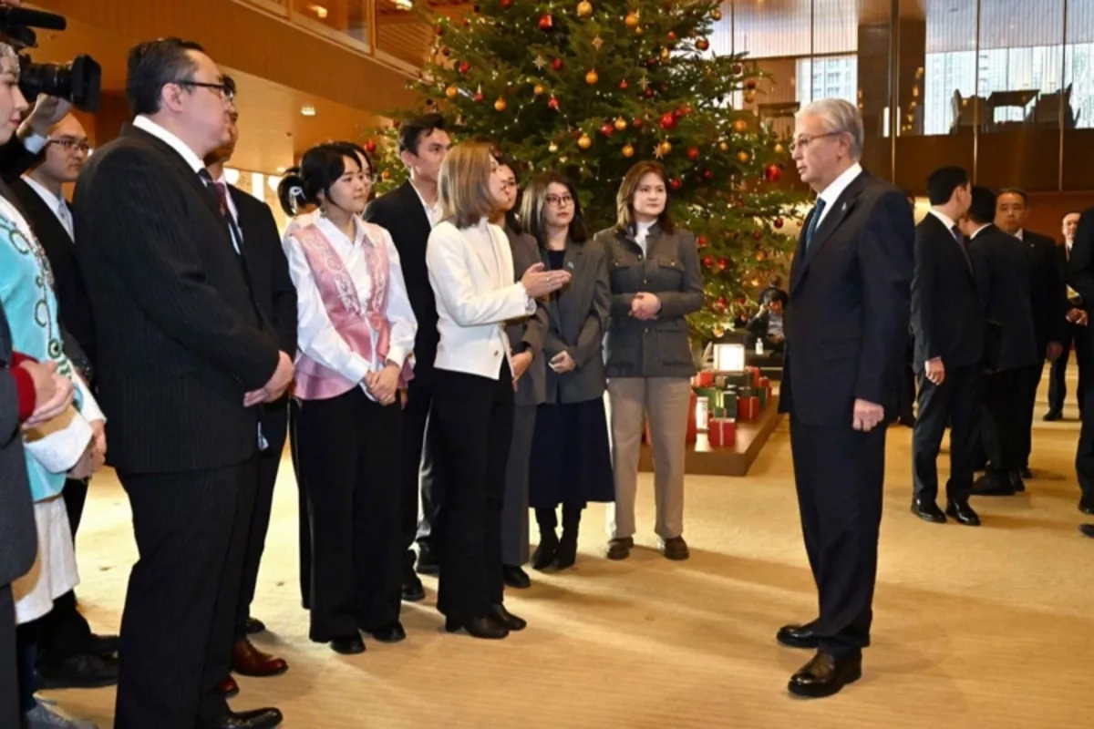 Kazakh President Meets Compatriots Studying, Working in Japan