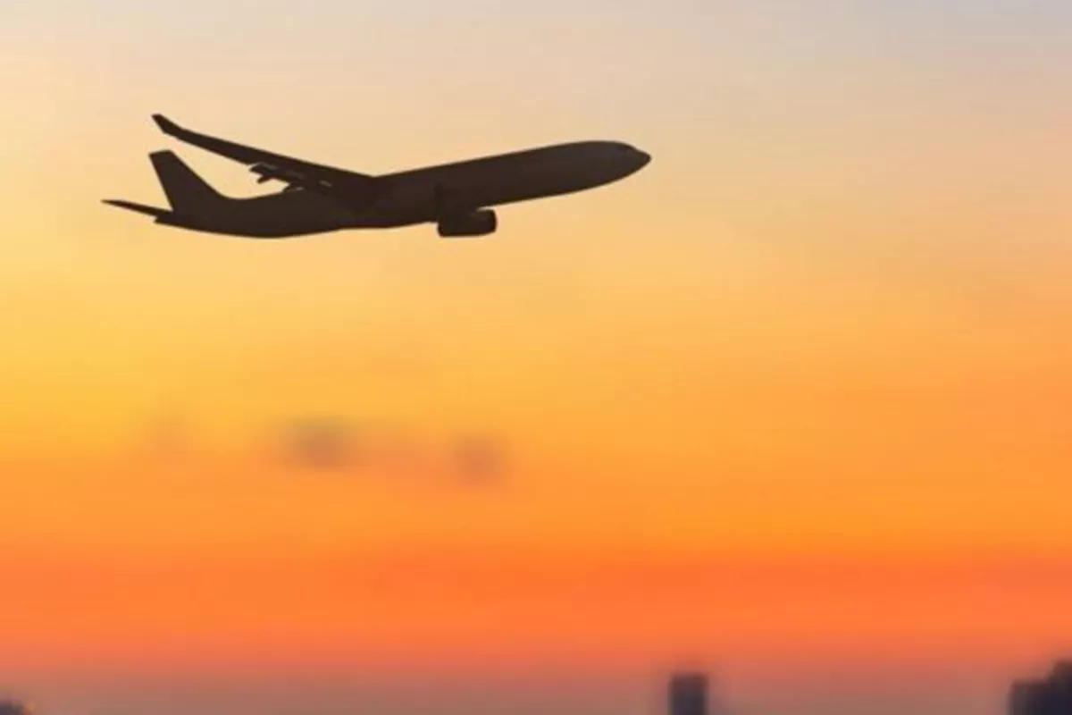 Iran Closes Western, Central Airspace to International Overflights