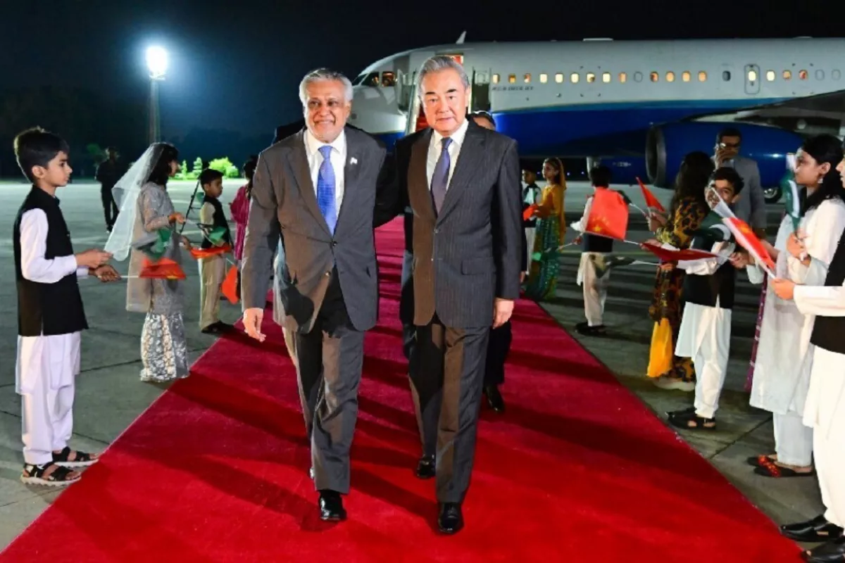 Chinese FM Wang Yi Begins Three-Day Official Visit to Pakistan