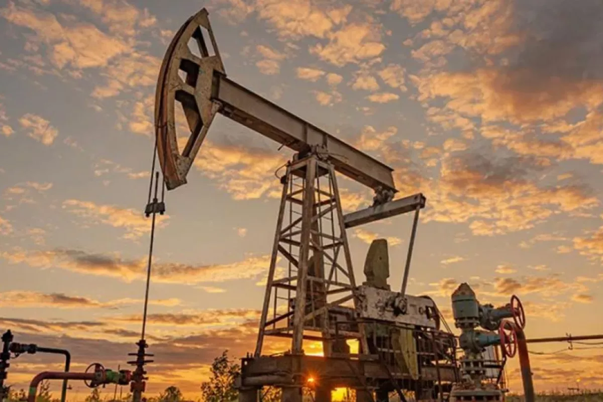 Azerbaijani Oil Price Falls Below $70