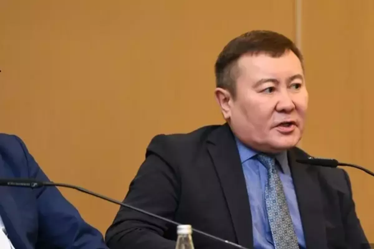 Pundit: C6 Nations May Unite in Military Production