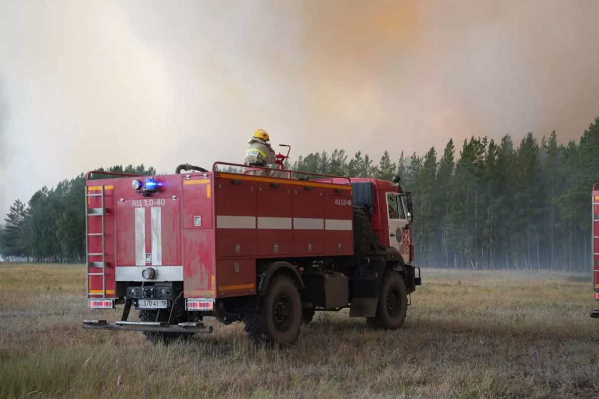Kazakhstan Battles Major Forest Fire as Aircraft Deployed, Hundreds Evacuated - VIDEO