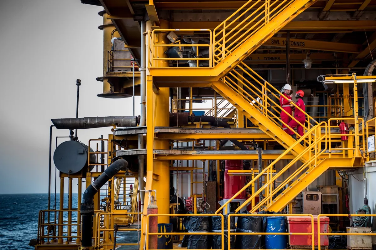 Iran's Oil Sector Prepares for Possible Return of UN Sanctions, Says Minister