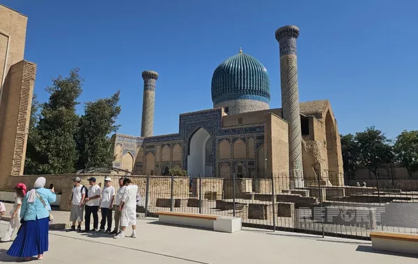 Azerbaijani Media Delegation Visits Amir Timur Mausoleum in Samarkand
