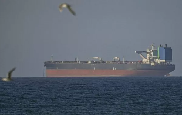 Tankers Make First Attempt to Cross Hormuz Strait Amid US Blockade Warnings