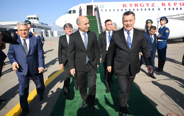 Kyrgyz Leader Arrives in Azerbaijan Ahead of Landmark Turkic States Summit