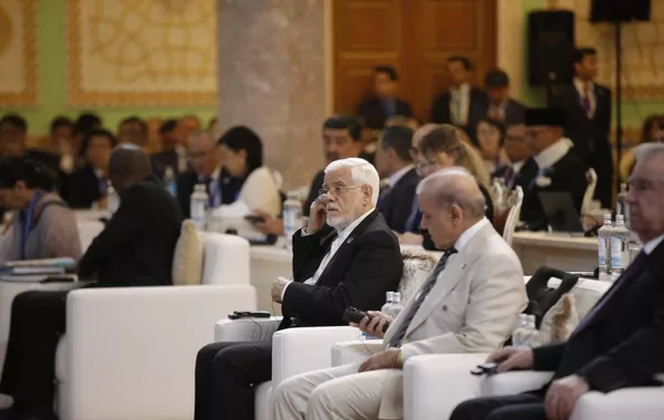 Iran’s Vice President Meets Pakistan’s Prime Minister on Sidelines of Tajikistan Visit