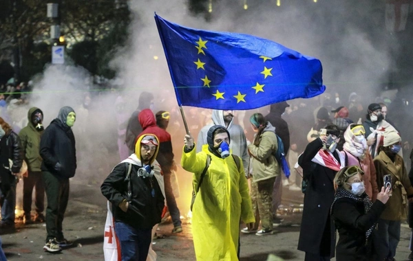 Georgians Protest in Tbilisi Against Suspension of EU Talks by Ruling Party