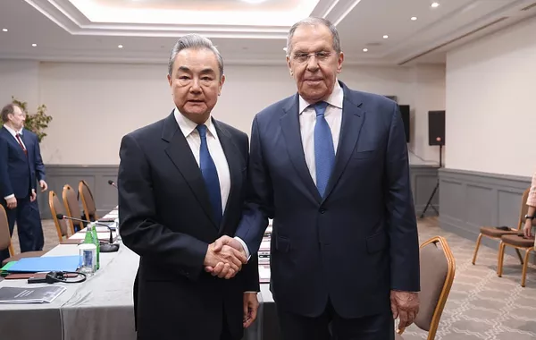 Russia's Lavrov, China's Wang Discuss Ukraine, Iran in Baku