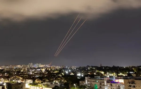 Iran Claims Largest Strike on Israel Since War Began — VIDEO