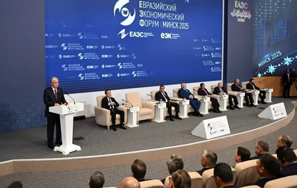 Kazakh President Attends Eurasian Economic Forum in Minsk
