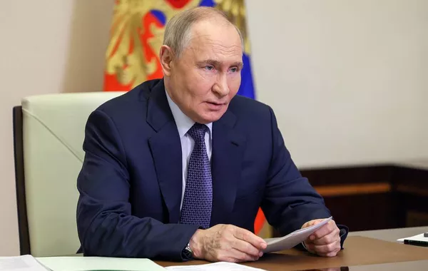 Putin Says Russia Ready to Mediate Israel-Iran Conflict