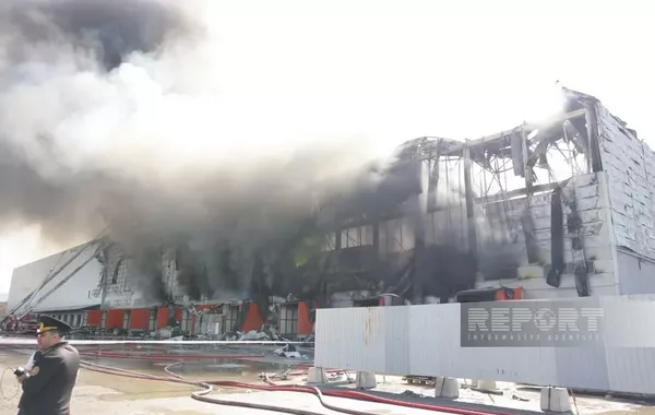Two Helicopters Deployed to Battle Warehouse Fire in Azerbaijan's Lokbatan