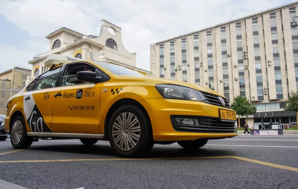 Russia’s St. Petersburg Moves to Extend Ban on Migrant Taxi Workers
