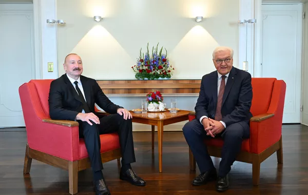 Azerbaijani, German Presidents Hold One-on-One Talks