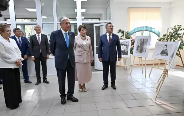 Presidents Tokayev, Zhaparov Visit Historic School Renamed for Kazakh Leader’s Father