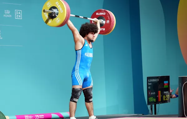 Azerbaijani Weightlifter Claims Three Medals at Islamic Solidarity Games