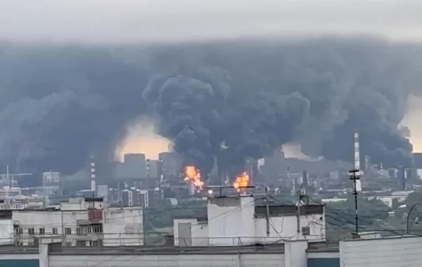 Russia, Ukraine Exchange Heavy Strikes as Peace Prospects Diminish - VIDEO