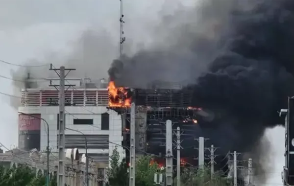 Fire at Iranian Shopping Centre Claims Eight Lives