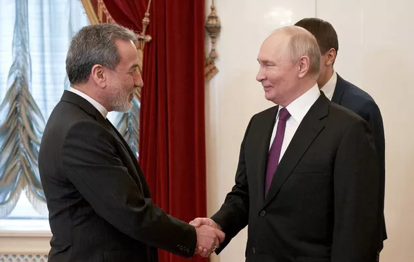 Russia's Putin Pledges Action to Advance Middle East Peace Soon