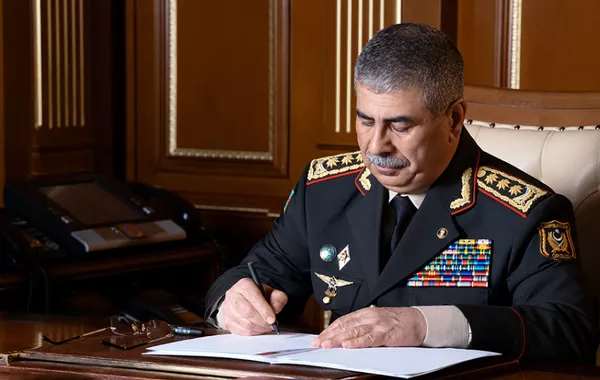 Azerbaijan’s Defense Minister Offers Condolences to Pakistan After Deadly Terror Attack