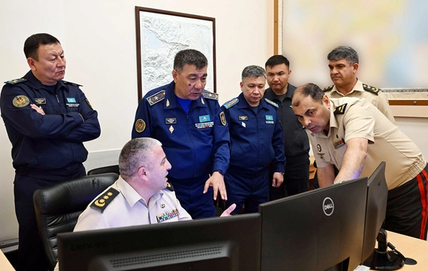 Azerbaijani and Kazakh Military Delegations Meet in Baku