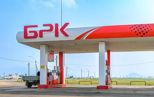 Russia's Gasoline Shortages Hit Major Siberian Fuel Retailer