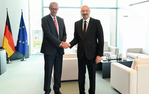 Azerbaijani President Holds One-on-One Talks with German Chancellor