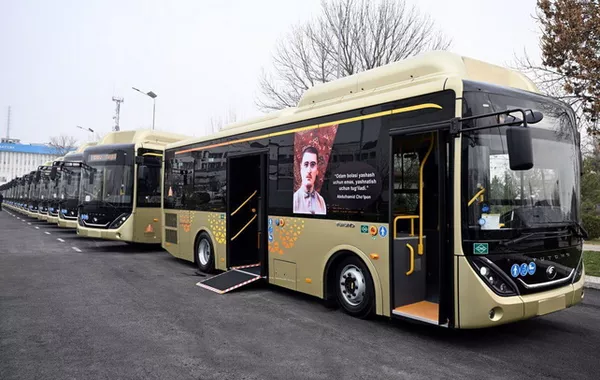 Uzbek Leader Reviews 52 New Eco-Friendly Buses in Gulistan