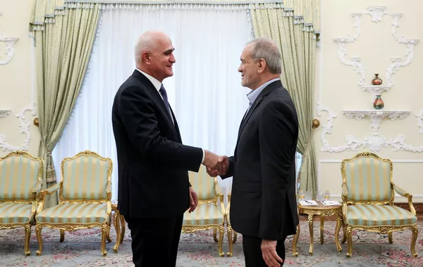 Azerbaijan, Iran Discuss Expanding Trade, Economic Cooperation