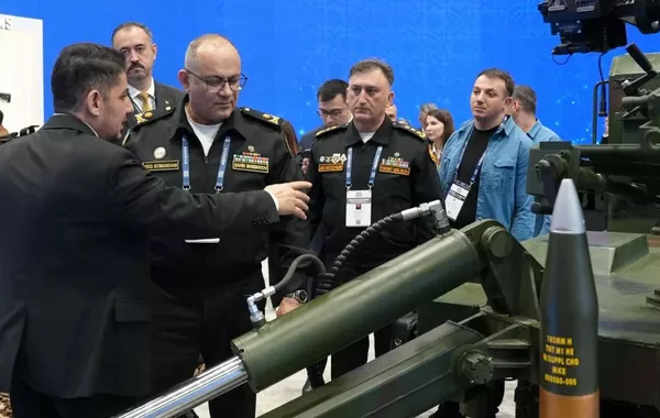 Shahin Mammadov Inspects Turkish Kamikaze Naval Drone at SAHA 2026