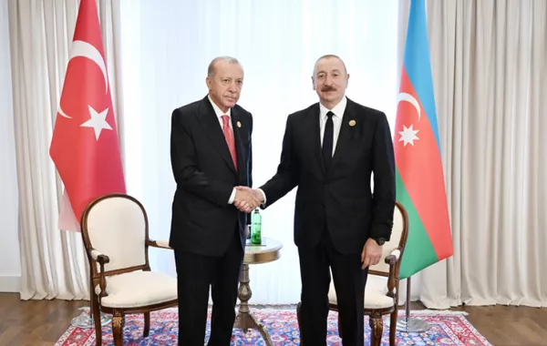 Azerbaijani Leader Congratulates Turkish Counterpart on PKK Disbandment During Phone Call