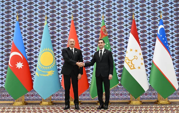 Azerbaijani Leader Arrives at Avaza Complex in Turkmenbashi