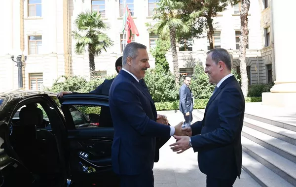 Azerbaijan Welcomes Turkish FM in Baku