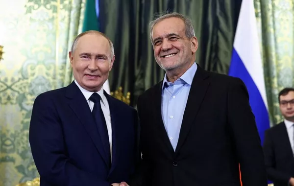Pezeshkian Reveals Details of His Visit to Armenia in Meeting with Putin