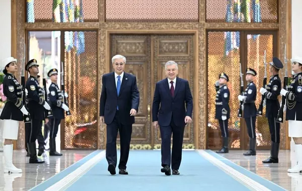 Uzbek, Kazakh Leaders Reaffirm Commitment to Further Developing Comprehensive Cooperation