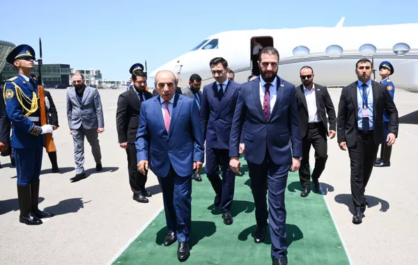 Syria’s Transitional President Arrives in Azerbaijan on Working Visit