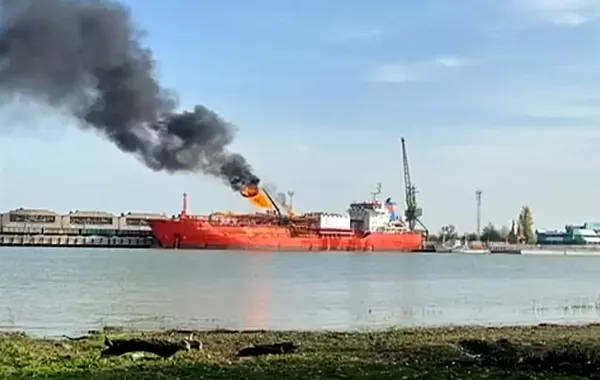 Turkish LPG Vessel Hit by Drone in Ukrainian Port, Fire Still Burning