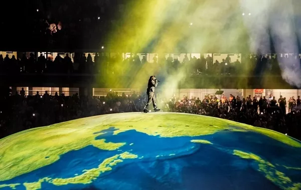 Kanye West Lights Up Istanbul in Historic First-Ever Concert - VIDEO
