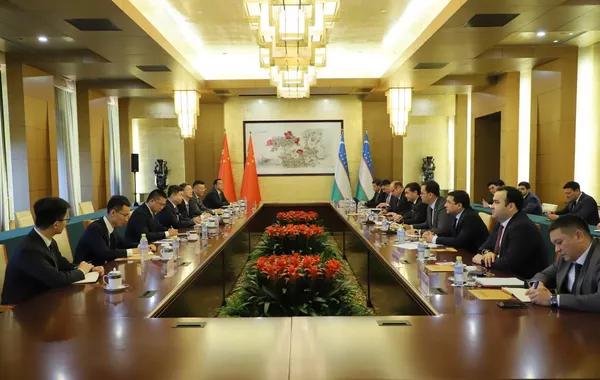 Uzbekistan Seeks Advanced Technologies in Talks with China’s Top Innovators