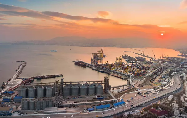 Russia Plans Sale of Stake in Major Port Operator Amid Budget Pressure