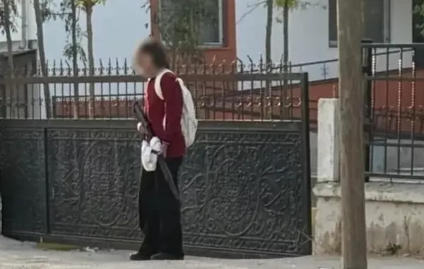 Schoolgirl Brings Pump-Action Shotgun to School in Türkiye’s Van Province