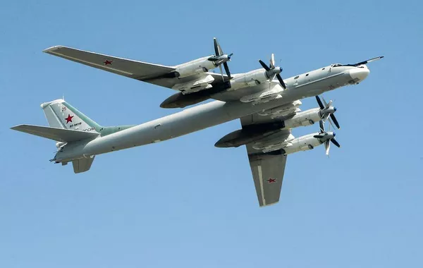 Russia's Tu-95MS Bombers Fly Over Barents, Norwegian Seas