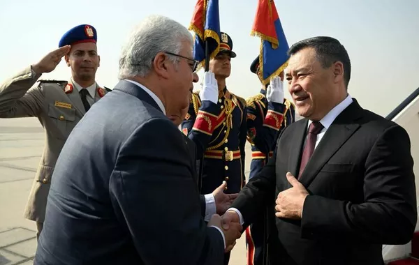 Kyrgyz President Arrives in Egypt for Official Visit