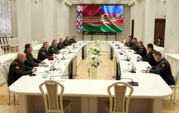 Azerbaijani and Belarusian Defense Ministers Discuss Regional Security Challenges